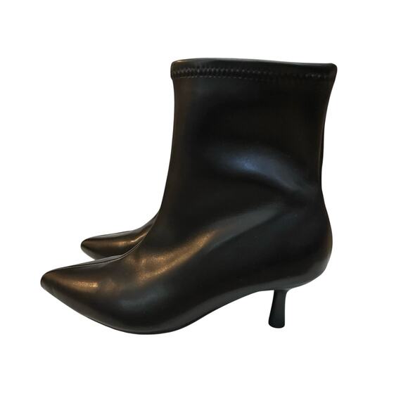 A New Day Kitten Heel Ankle Boots 7M Faux Leather Black Pointed Toe Casual - Picture 1 of 7